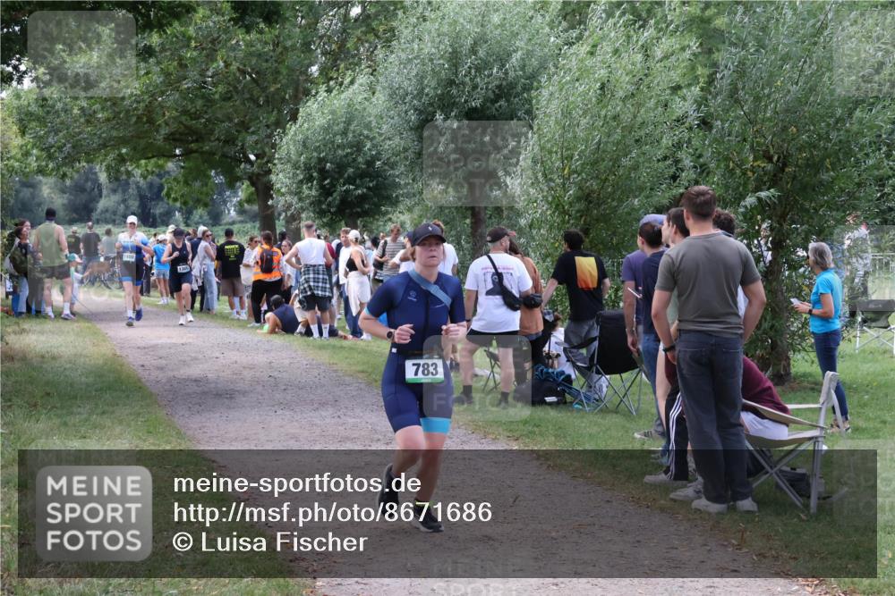 31.08.2025 - Elbe Triathlon Hamburg Luisa Fischer http://msf.ph/oto/8671686 31.08.2025 11:58:29 Laufen 1366, 783 meine-sportfotos.de