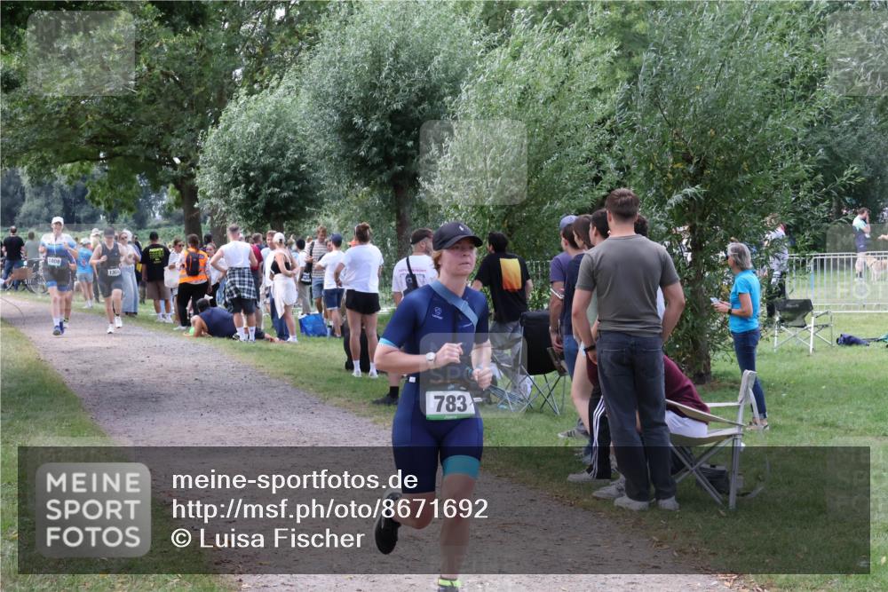 31.08.2025 - Elbe Triathlon Hamburg Luisa Fischer http://msf.ph/oto/8671692 31.08.2025 11:58:30 Laufen 1408, 1366, 783 meine-sportfotos.de