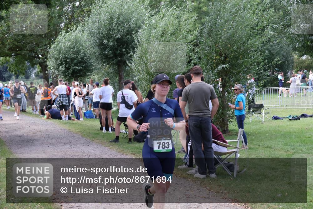 31.08.2025 - Elbe Triathlon Hamburg Luisa Fischer http://msf.ph/oto/8671694 31.08.2025 11:58:30 Laufen 1366, 783 meine-sportfotos.de