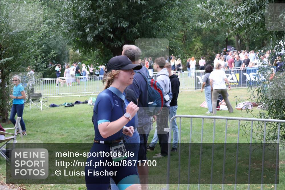 31.08.2025 - Elbe Triathlon Hamburg Luisa Fischer http://msf.ph/oto/8671700 31.08.2025 11:58:31 Laufen 783 meine-sportfotos.de