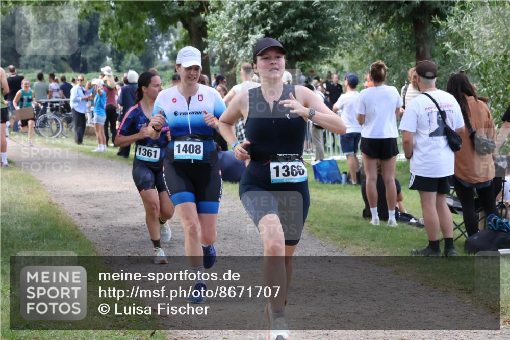 31.08.2025 - Elbe Triathlon Hamburg Luisa Fischer http://msf.ph/oto/8671707 31.08.2025 11:58:35 Laufen 0, 1361, 1408, 1366 meine-sportfotos.de