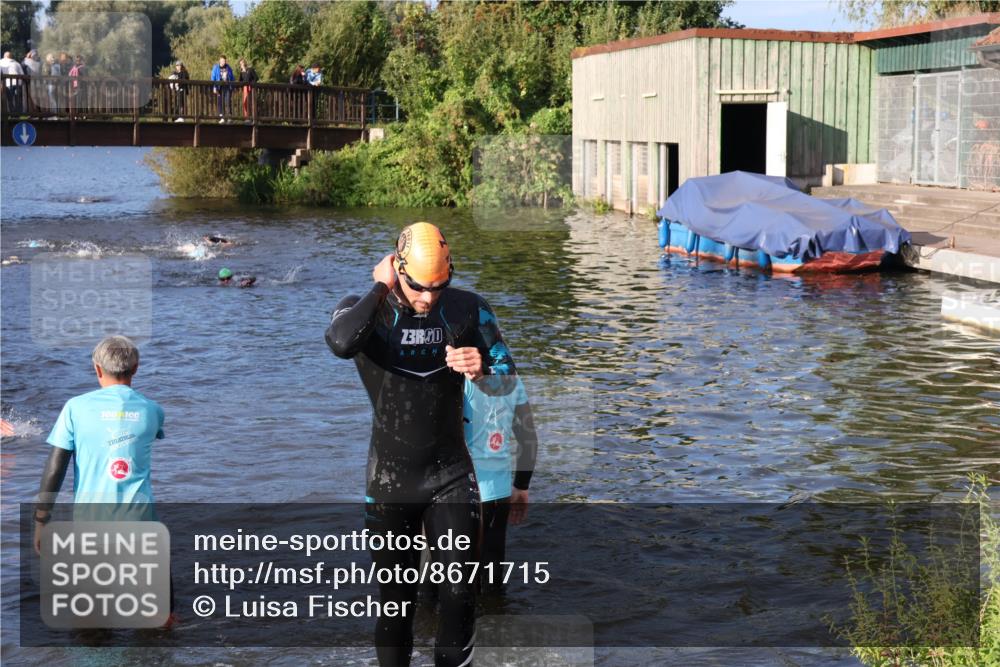 31.08.2025 - Elbe Triathlon Hamburg Luisa Fischer http://msf.ph/oto/8671715 31.08.2025 08:32:10 Schwimmen 166, 185 meine-sportfotos.de