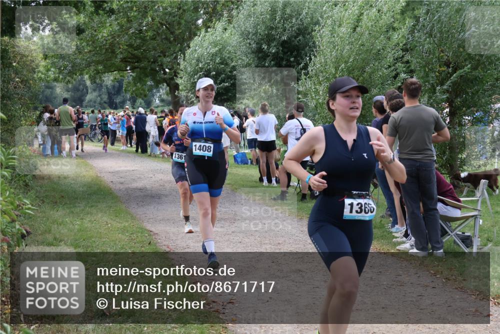 31.08.2025 - Elbe Triathlon Hamburg Luisa Fischer http://msf.ph/oto/8671717 31.08.2025 11:58:37 Laufen 1361, 1408, 136 meine-sportfotos.de