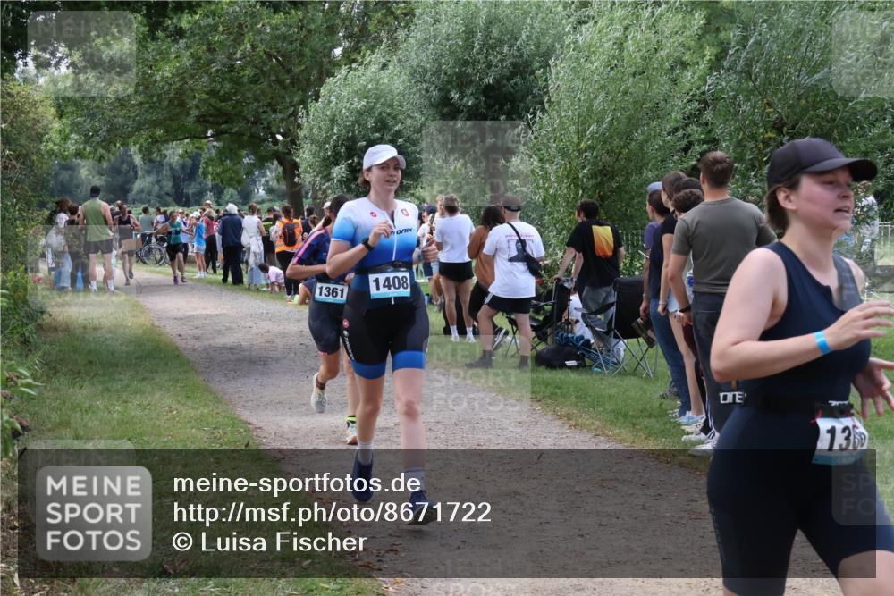 31.08.2025 - Elbe Triathlon Hamburg Luisa Fischer http://msf.ph/oto/8671722 31.08.2025 11:58:37 Laufen 1361, 1408, 13 meine-sportfotos.de