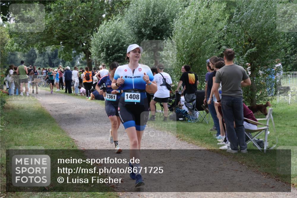 31.08.2025 - Elbe Triathlon Hamburg Luisa Fischer http://msf.ph/oto/8671725 31.08.2025 11:58:37 Laufen 1361, 1408 meine-sportfotos.de