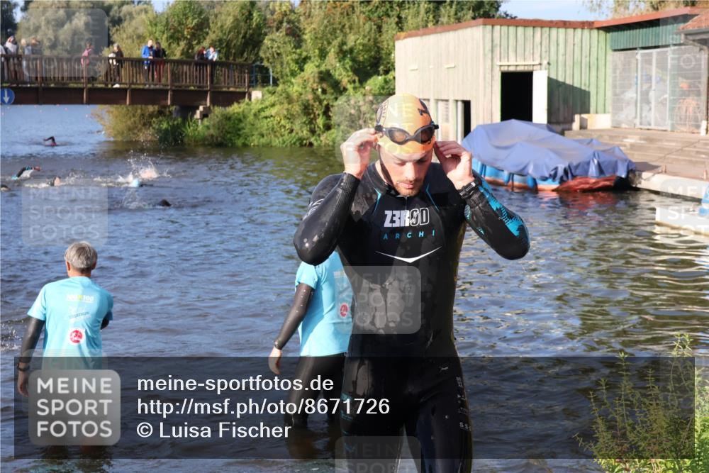 31.08.2025 - Elbe Triathlon Hamburg Luisa Fischer http://msf.ph/oto/8671726 31.08.2025 08:32:12 Schwimmen 166, 185 meine-sportfotos.de
