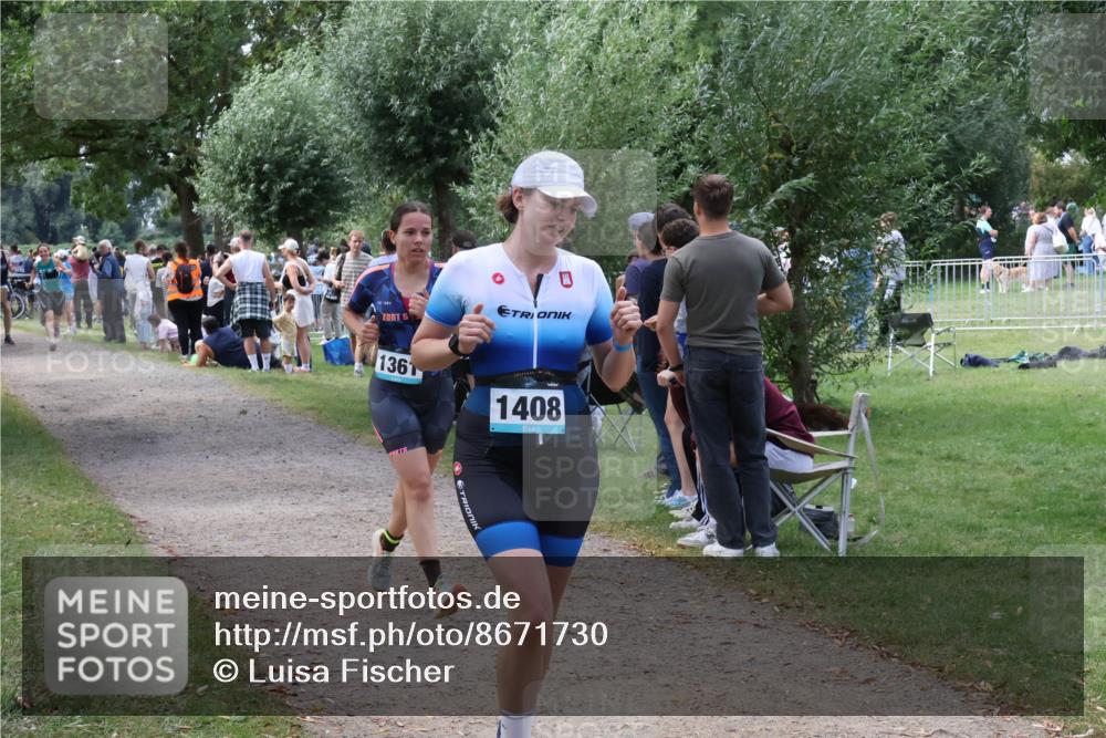 31.08.2025 - Elbe Triathlon Hamburg Luisa Fischer http://msf.ph/oto/8671730 31.08.2025 11:58:38 Laufen 1361, 1408 meine-sportfotos.de