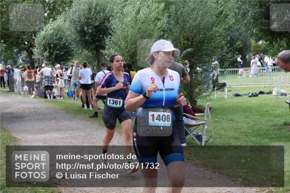31.08.2025 - Elbe Triathlon Hamburg Luisa Fischer http://msf.ph/oto/8671732 31.08.2025 11:58:38 Laufen 9, 1361, 1408 meine-sportfotos.de
