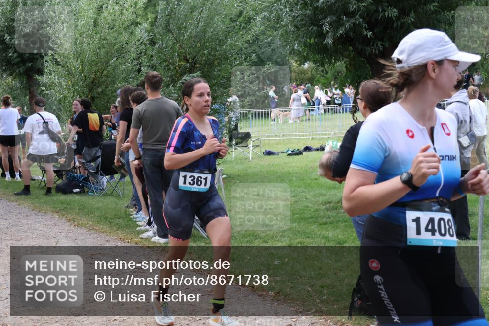 31.08.2025 - Elbe Triathlon Hamburg Luisa Fischer http://msf.ph/oto/8671738 31.08.2025 11:58:39 Laufen 1983, 1361, 1408 meine-sportfotos.de