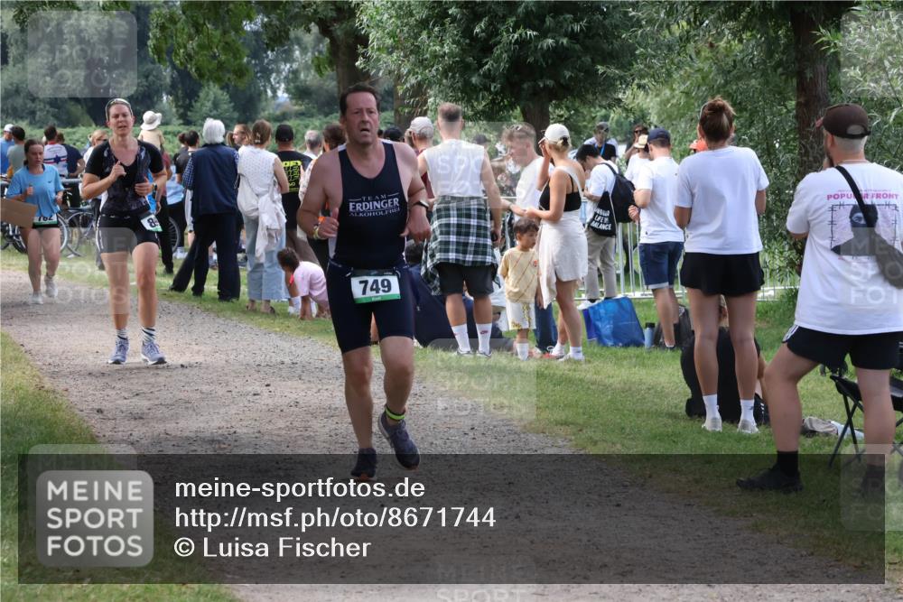 31.08.2025 - Elbe Triathlon Hamburg Luisa Fischer http://msf.ph/oto/8671744 31.08.2025 11:58:45 Laufen 8, 749 meine-sportfotos.de