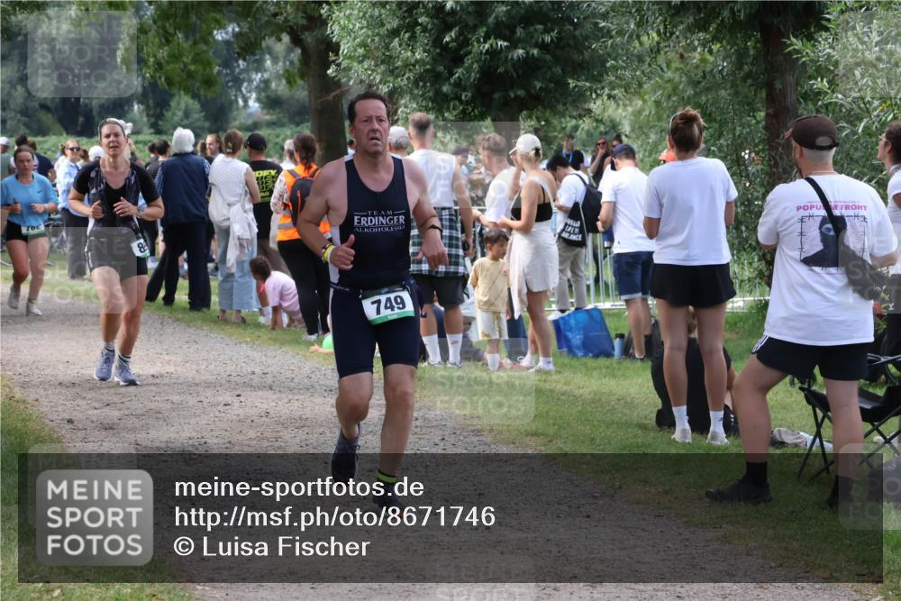 31.08.2025 - Elbe Triathlon Hamburg Luisa Fischer http://msf.ph/oto/8671746 31.08.2025 11:58:46 Laufen 70, 8, 749 meine-sportfotos.de