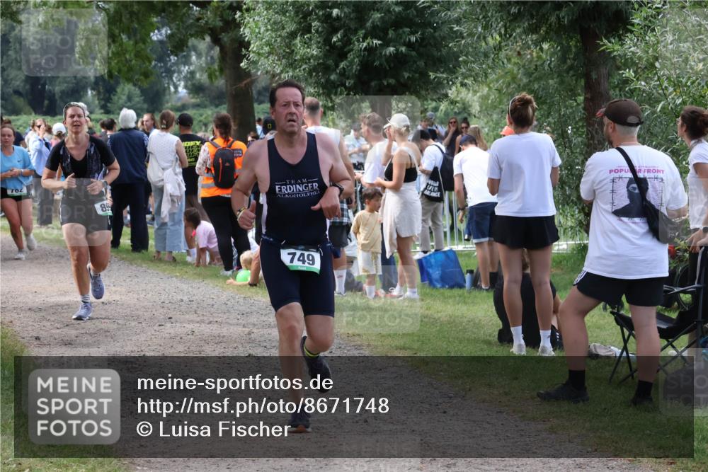 31.08.2025 - Elbe Triathlon Hamburg Luisa Fischer http://msf.ph/oto/8671748 31.08.2025 11:58:46 Laufen 702, 89, 749 meine-sportfotos.de