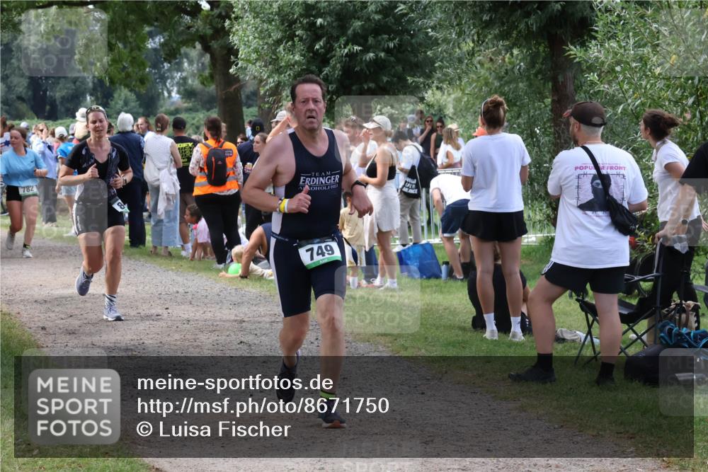 31.08.2025 - Elbe Triathlon Hamburg Luisa Fischer http://msf.ph/oto/8671750 31.08.2025 11:58:46 Laufen 782, 749 meine-sportfotos.de