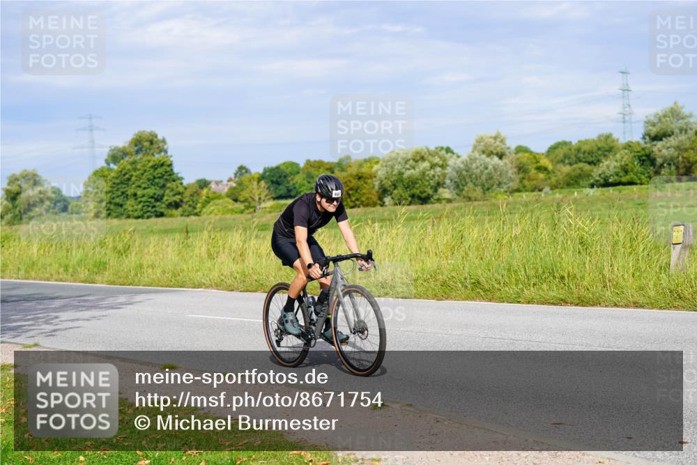 31.08.2025 - Elbe Triathlon Hamburg Michael Burmester http://msf.ph/oto/8671754 31.08.2025 10:03:35 Radfahren 419, 466, 609, 657, 749 meine-sportfotos.de