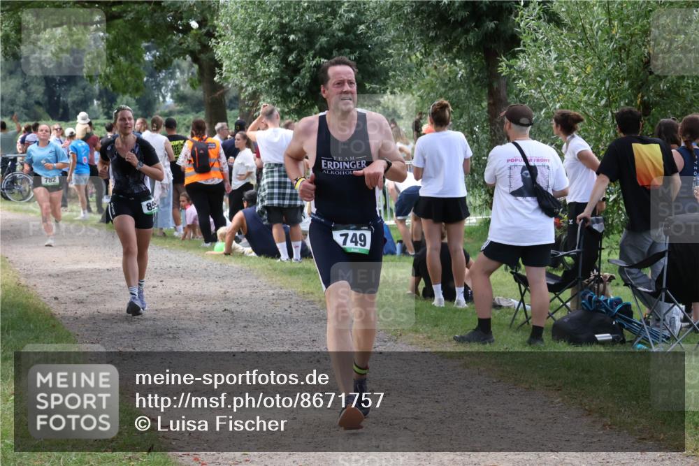 31.08.2025 - Elbe Triathlon Hamburg Luisa Fischer http://msf.ph/oto/8671757 31.08.2025 11:58:47 Laufen 782, 89, 749 meine-sportfotos.de