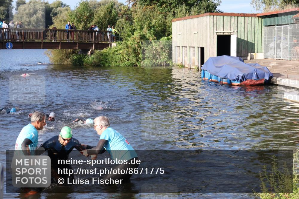 31.08.2025 - Elbe Triathlon Hamburg Luisa Fischer http://msf.ph/oto/8671775 31.08.2025 08:32:31 Schwimmen 225, 234 meine-sportfotos.de
