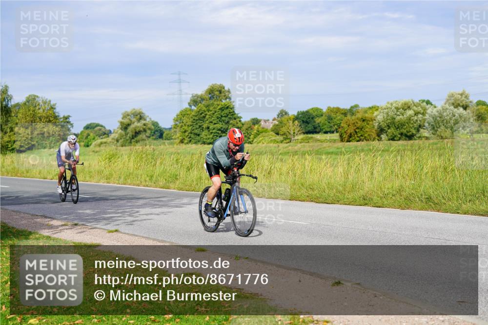 31.08.2025 - Elbe Triathlon Hamburg Michael Burmester http://msf.ph/oto/8671776 31.08.2025 10:03:42 Radfahren 547, 671, 695, 713, 728, 771, 778, 807 meine-sportfotos.de