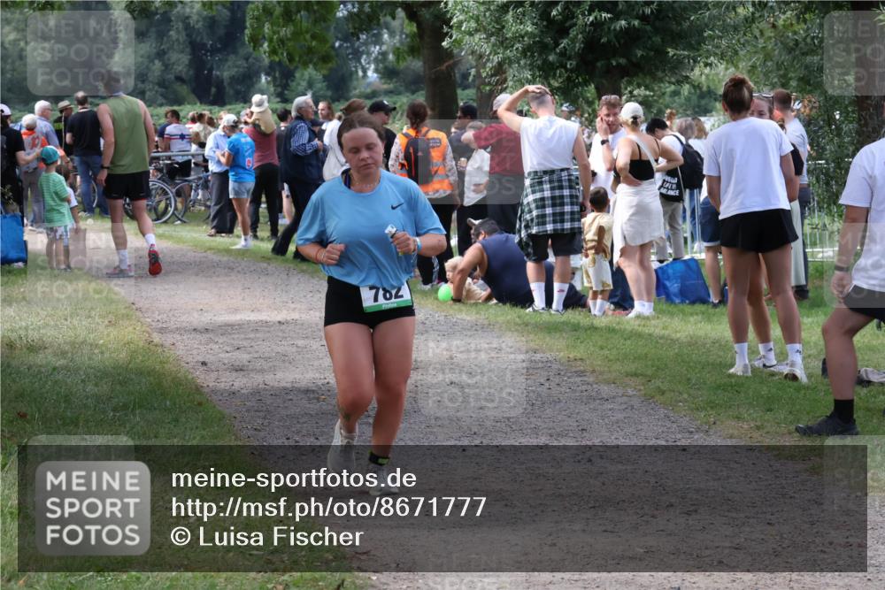 31.08.2025 - Elbe Triathlon Hamburg Luisa Fischer http://msf.ph/oto/8671777 31.08.2025 11:58:54 Laufen 782 meine-sportfotos.de