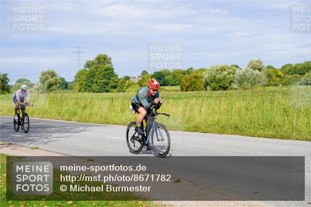 31.08.2025 - Elbe Triathlon Hamburg Michael Burmester http://msf.ph/oto/8671782 31.08.2025 10:03:42 Radfahren 547, 671, 695, 713, 728, 771, 778, 807 meine-sportfotos.de
