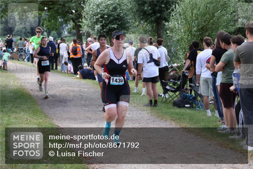 31.08.2025 - Elbe Triathlon Hamburg Luisa Fischer http://msf.ph/oto/8671792 31.08.2025 11:59:21 Laufen 1377, 1430 meine-sportfotos.de