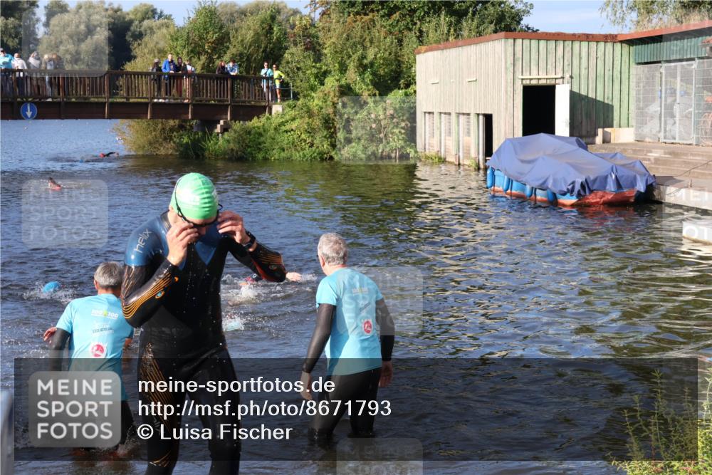 31.08.2025 - Elbe Triathlon Hamburg Luisa Fischer http://msf.ph/oto/8671793 31.08.2025 08:32:34 Schwimmen 225, 231, 234, 237 meine-sportfotos.de