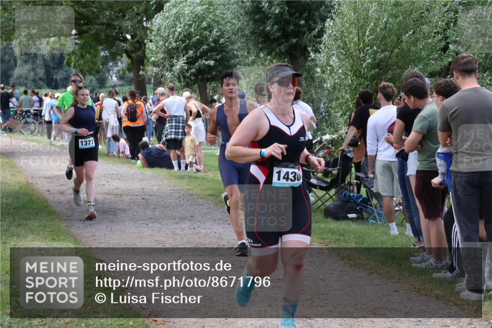 31.08.2025 - Elbe Triathlon Hamburg Luisa Fischer http://msf.ph/oto/8671796 31.08.2025 11:59:21 Laufen 1377, 1430 meine-sportfotos.de