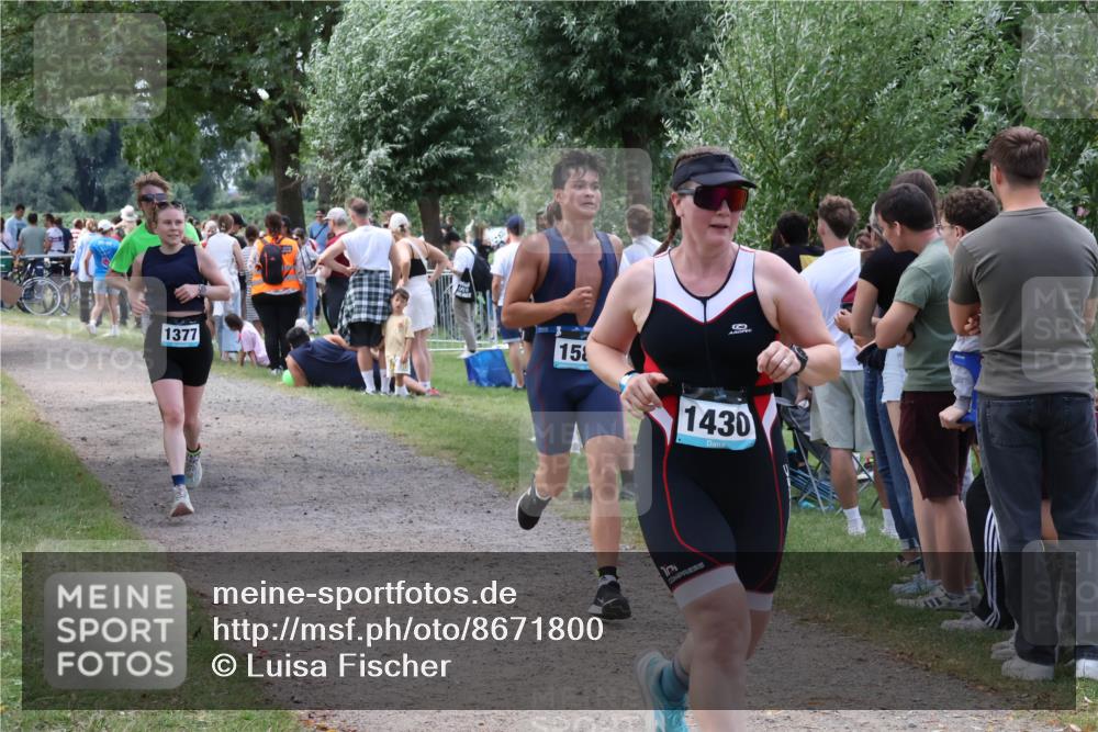 31.08.2025 - Elbe Triathlon Hamburg Luisa Fischer http://msf.ph/oto/8671800 31.08.2025 11:59:22 Laufen 1377, 15, 1430 meine-sportfotos.de