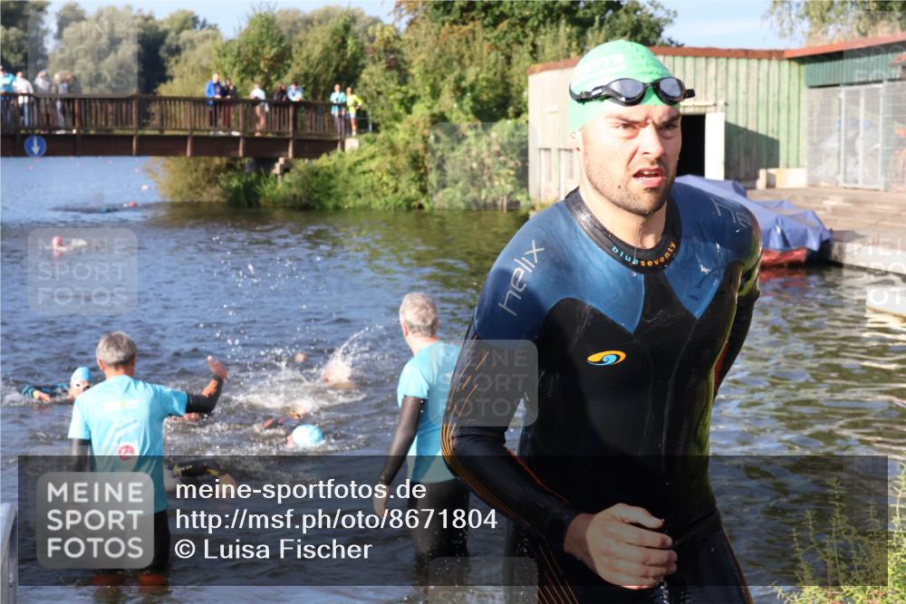31.08.2025 - Elbe Triathlon Hamburg Luisa Fischer http://msf.ph/oto/8671804 31.08.2025 08:32:35 Schwimmen 225, 231, 234, 237 meine-sportfotos.de