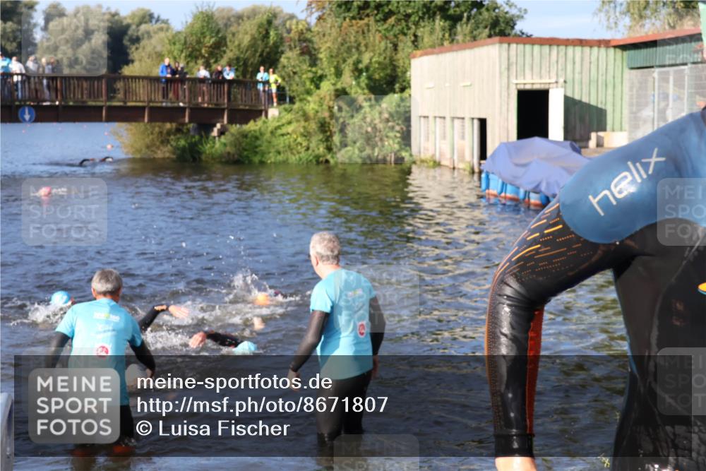 31.08.2025 - Elbe Triathlon Hamburg Luisa Fischer http://msf.ph/oto/8671807 31.08.2025 08:32:35 Schwimmen 225, 231, 234, 237 meine-sportfotos.de