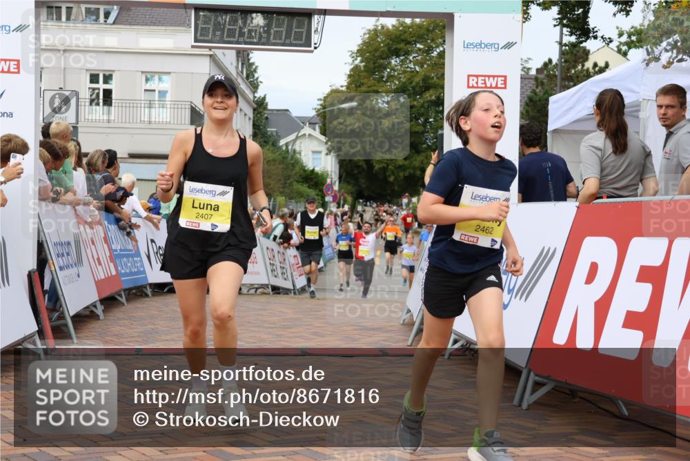 31.08.2025 - 21. Blankeneser Heldenlauf Strokosch-Dieckow http://msf.ph/oto/8671816 31.08.2025 10:31:52 Ziel 2077, 2407, 2280, 2462, 2278, 2228 meine-sportfotos.de