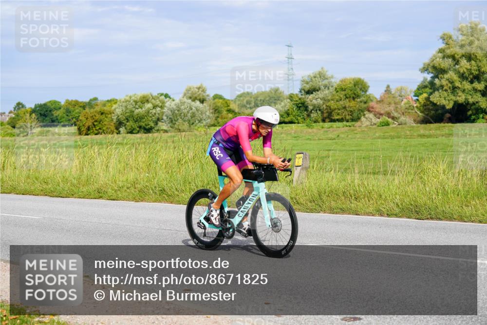 31.08.2025 - Elbe Triathlon Hamburg Michael Burmester http://msf.ph/oto/8671825 31.08.2025 10:03:46 Radfahren 547, 671, 695, 713, 728, 771, 778, 807 meine-sportfotos.de