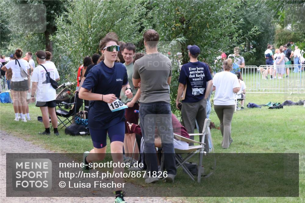 31.08.2025 - Elbe Triathlon Hamburg Luisa Fischer http://msf.ph/oto/8671826 31.08.2025 11:59:38 Laufen 158 meine-sportfotos.de