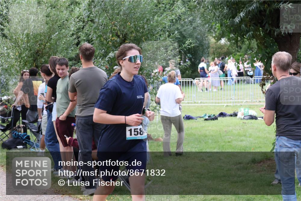 31.08.2025 - Elbe Triathlon Hamburg Luisa Fischer http://msf.ph/oto/8671832 31.08.2025 11:59:38 Laufen 158 meine-sportfotos.de