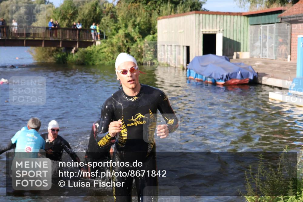 31.08.2025 - Elbe Triathlon Hamburg Luisa Fischer http://msf.ph/oto/8671842 31.08.2025 08:32:41 Schwimmen 181, 215, 231, 234, 237 meine-sportfotos.de