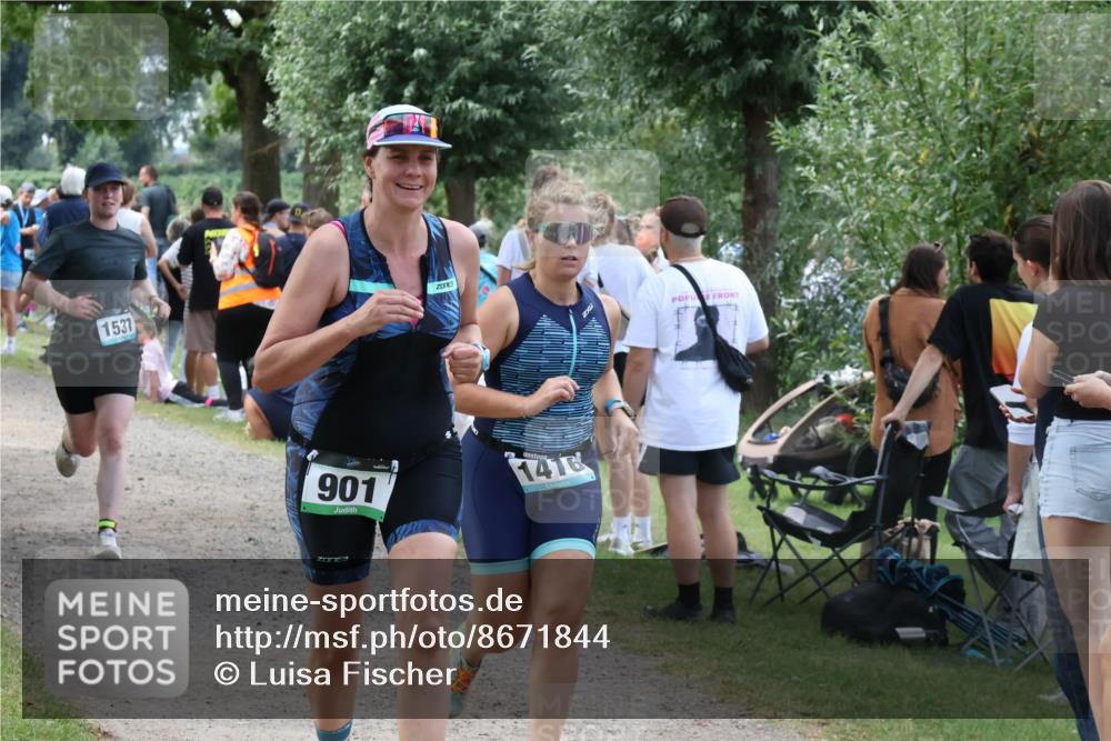 31.08.2025 - Elbe Triathlon Hamburg Luisa Fischer http://msf.ph/oto/8671844 31.08.2025 12:00:17 Laufen 1531, 901, 1416 meine-sportfotos.de