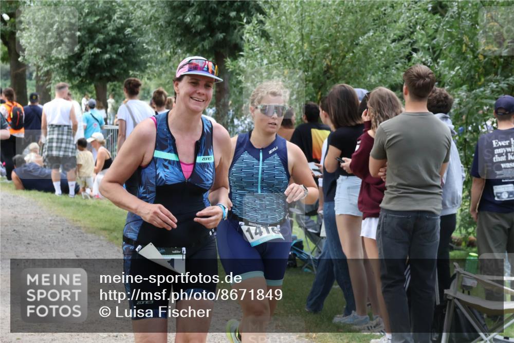 31.08.2025 - Elbe Triathlon Hamburg Luisa Fischer http://msf.ph/oto/8671849 31.08.2025 12:00:18 Laufen 3, 1416 meine-sportfotos.de