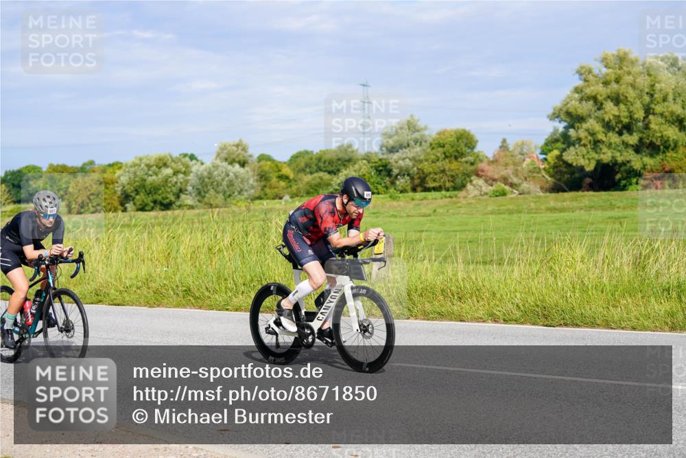 31.08.2025 - Elbe Triathlon Hamburg Michael Burmester http://msf.ph/oto/8671850 31.08.2025 10:03:48 Radfahren 533, 671, 695, 728, 778, 807 meine-sportfotos.de
