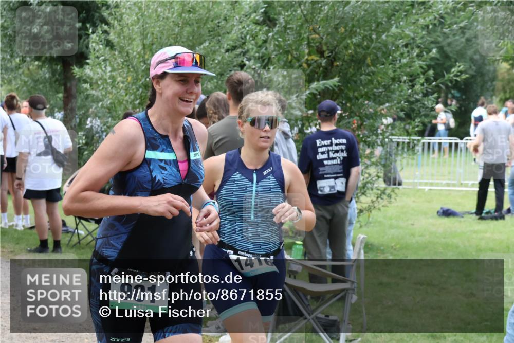 31.08.2025 - Elbe Triathlon Hamburg Luisa Fischer http://msf.ph/oto/8671855 31.08.2025 12:00:19 Laufen 901, 1416 meine-sportfotos.de