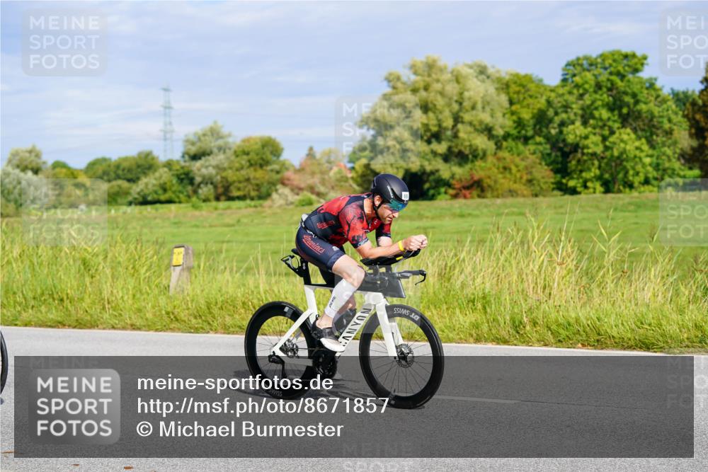 31.08.2025 - Elbe Triathlon Hamburg Michael Burmester http://msf.ph/oto/8671857 31.08.2025 10:03:48 Radfahren 533, 671, 695, 728, 778, 807 meine-sportfotos.de