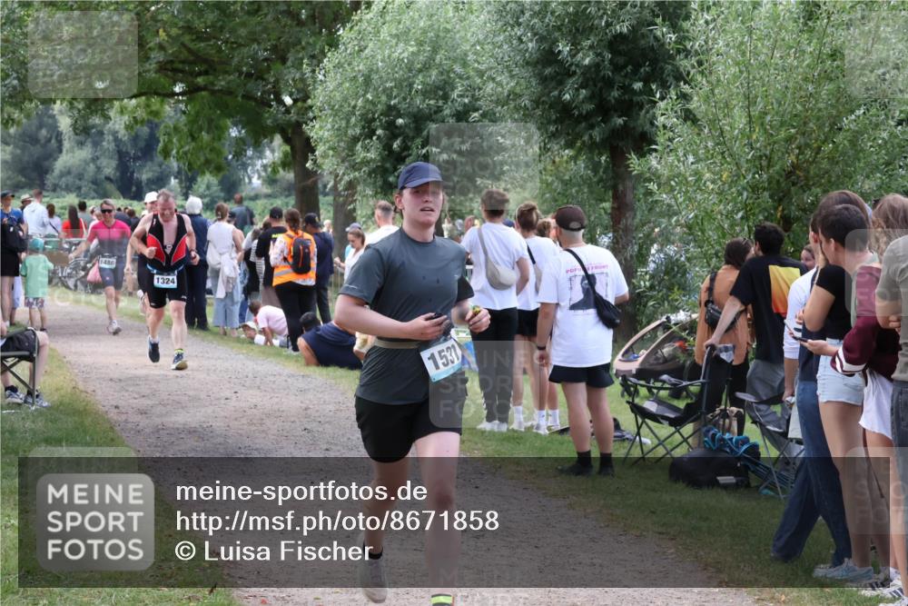 31.08.2025 - Elbe Triathlon Hamburg Luisa Fischer http://msf.ph/oto/8671858 31.08.2025 12:00:20 Laufen 1486, 1324, 1531 meine-sportfotos.de