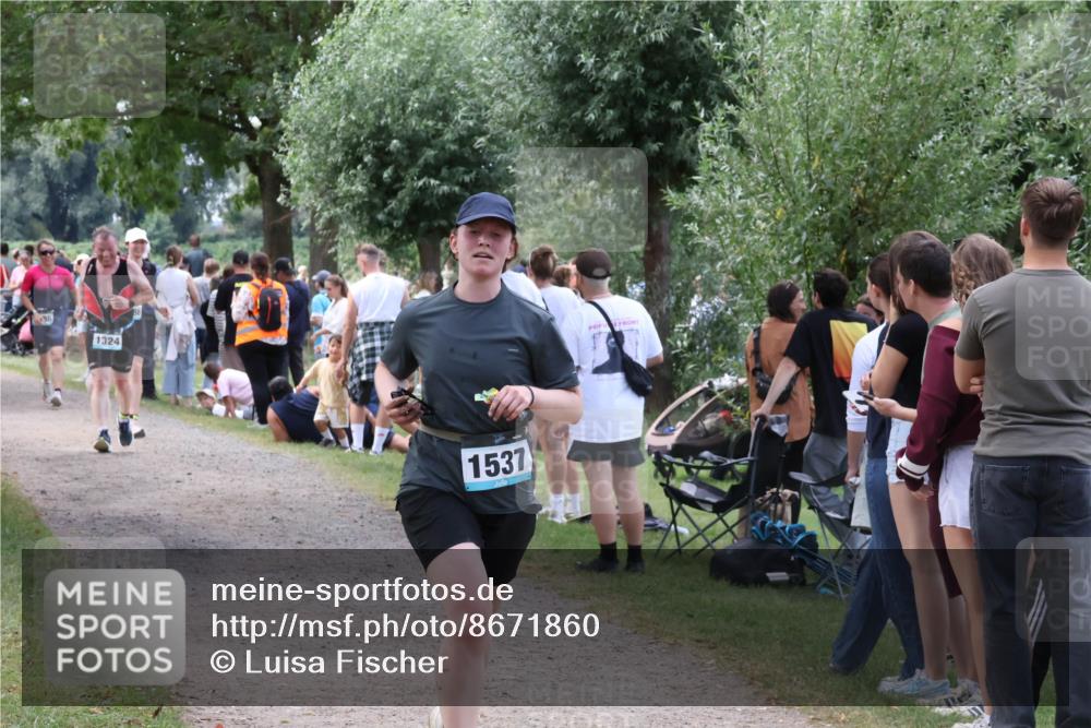 31.08.2025 - Elbe Triathlon Hamburg Luisa Fischer http://msf.ph/oto/8671860 31.08.2025 12:00:20 Laufen 36, 1324, 1537 meine-sportfotos.de