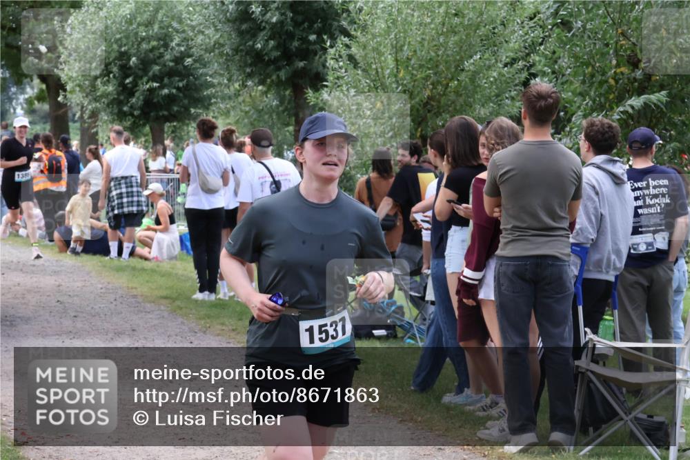 31.08.2025 - Elbe Triathlon Hamburg Luisa Fischer http://msf.ph/oto/8671863 31.08.2025 12:00:21 Laufen 1386, 1531 meine-sportfotos.de