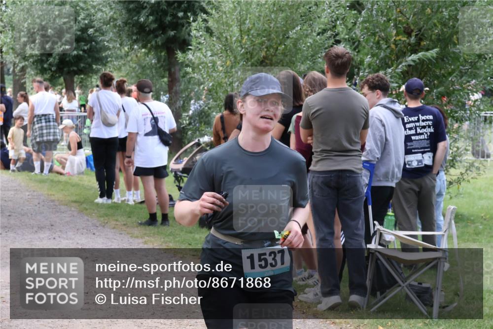 31.08.2025 - Elbe Triathlon Hamburg Luisa Fischer http://msf.ph/oto/8671868 31.08.2025 12:00:21 Laufen 1537 meine-sportfotos.de