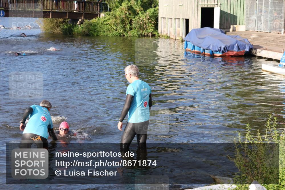 31.08.2025 - Elbe Triathlon Hamburg Luisa Fischer http://msf.ph/oto/8671874 31.08.2025 08:33:05 Schwimmen 192 meine-sportfotos.de