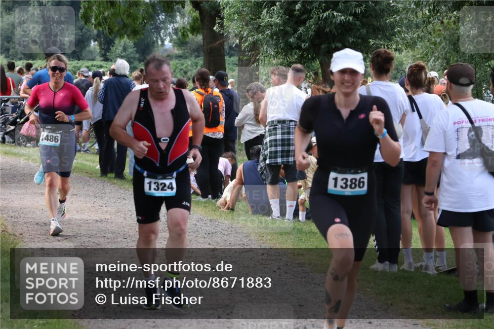 31.08.2025 - Elbe Triathlon Hamburg Luisa Fischer http://msf.ph/oto/8671883 31.08.2025 12:00:24 Laufen 1486, 0, 1324, 1386 meine-sportfotos.de