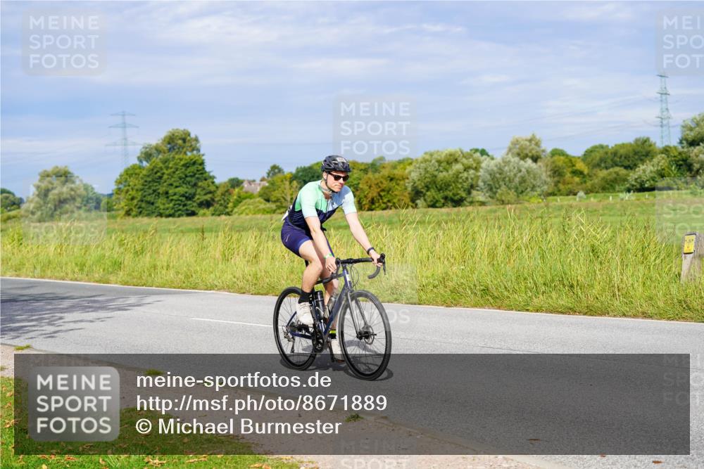 31.08.2025 - Elbe Triathlon Hamburg Michael Burmester http://msf.ph/oto/8671889 31.08.2025 10:03:53 Radfahren 422, 528, 533, 577, 781 meine-sportfotos.de