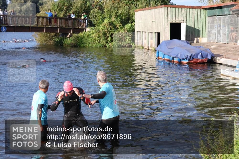 31.08.2025 - Elbe Triathlon Hamburg Luisa Fischer http://msf.ph/oto/8671896 31.08.2025 08:33:09 Schwimmen 192 meine-sportfotos.de