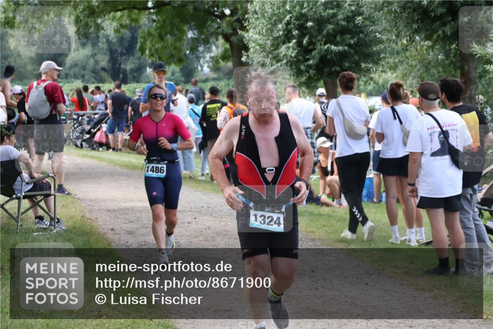 31.08.2025 - Elbe Triathlon Hamburg Luisa Fischer http://msf.ph/oto/8671900 31.08.2025 12:00:26 Laufen 1486, 1324 meine-sportfotos.de