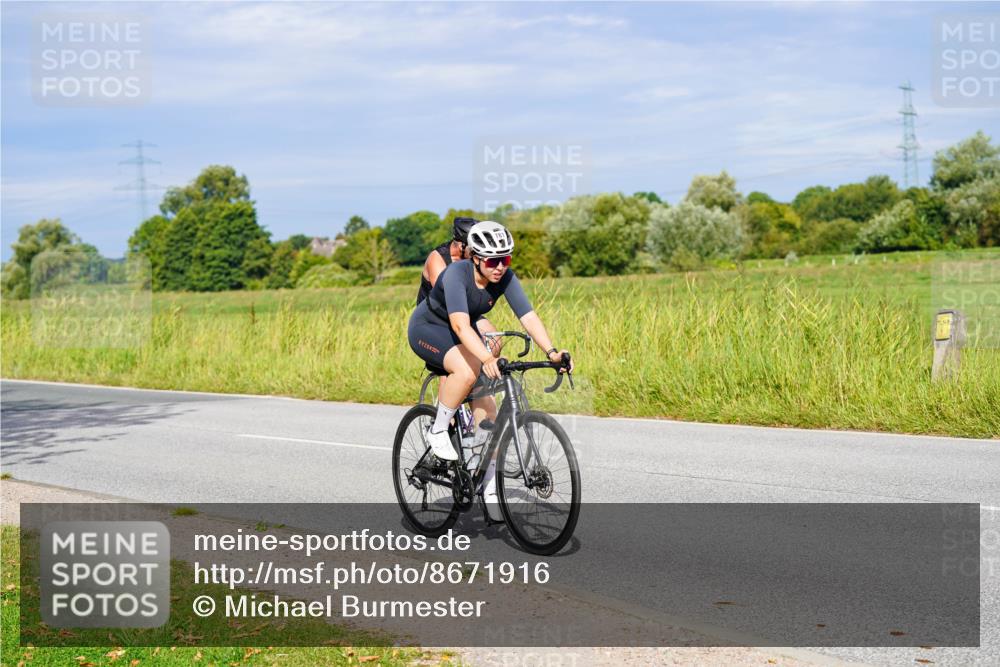 31.08.2025 - Elbe Triathlon Hamburg Michael Burmester http://msf.ph/oto/8671916 31.08.2025 10:03:56 Radfahren 422, 528, 533, 577, 781, 856 meine-sportfotos.de