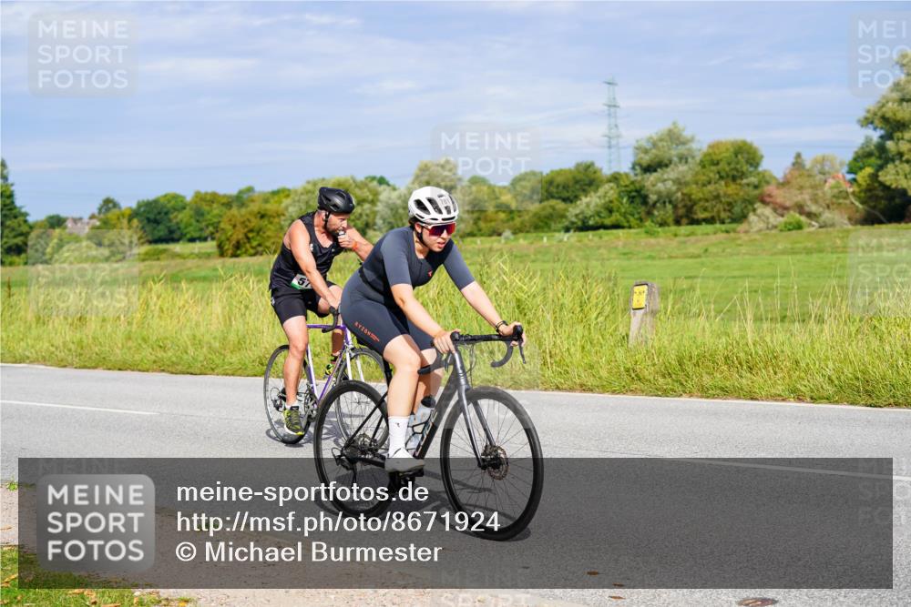 31.08.2025 - Elbe Triathlon Hamburg Michael Burmester http://msf.ph/oto/8671924 31.08.2025 10:03:56 Radfahren 422, 528, 533, 577, 781, 856 meine-sportfotos.de